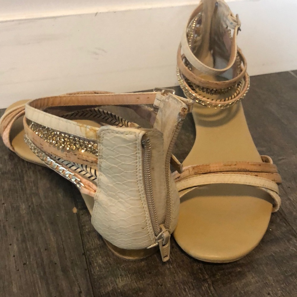 Also gladiator sandal